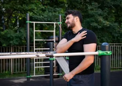 Do You Need Surgery for a Rotator Cuff Tear? How to Choose the Right Treatment Path
