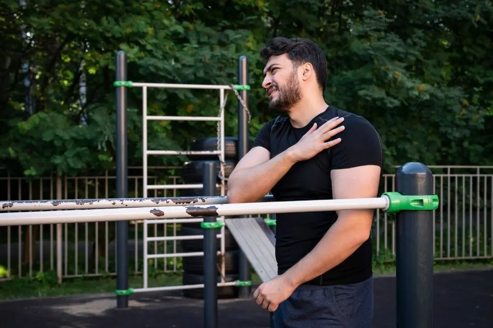 Do You Need Surgery for a Rotator Cuff Tear? How to Choose the Right Treatment Path