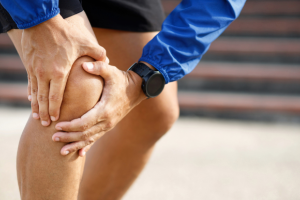 My Knees Are Aching: 5 Common Causes of Knee Pain